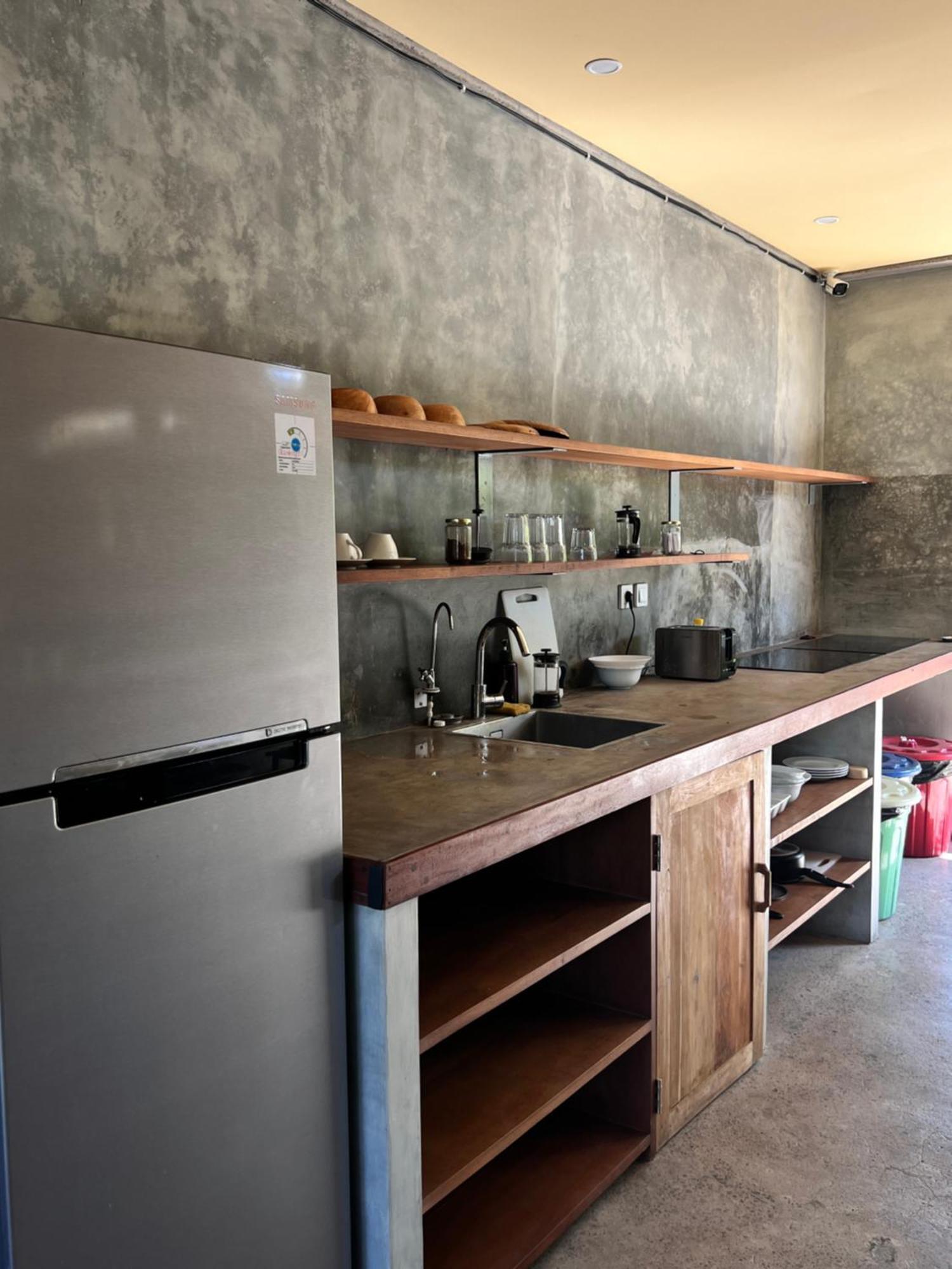 Mangroove Bay Boutique Hostel Banyuwedang Dış mekan fotoğraf