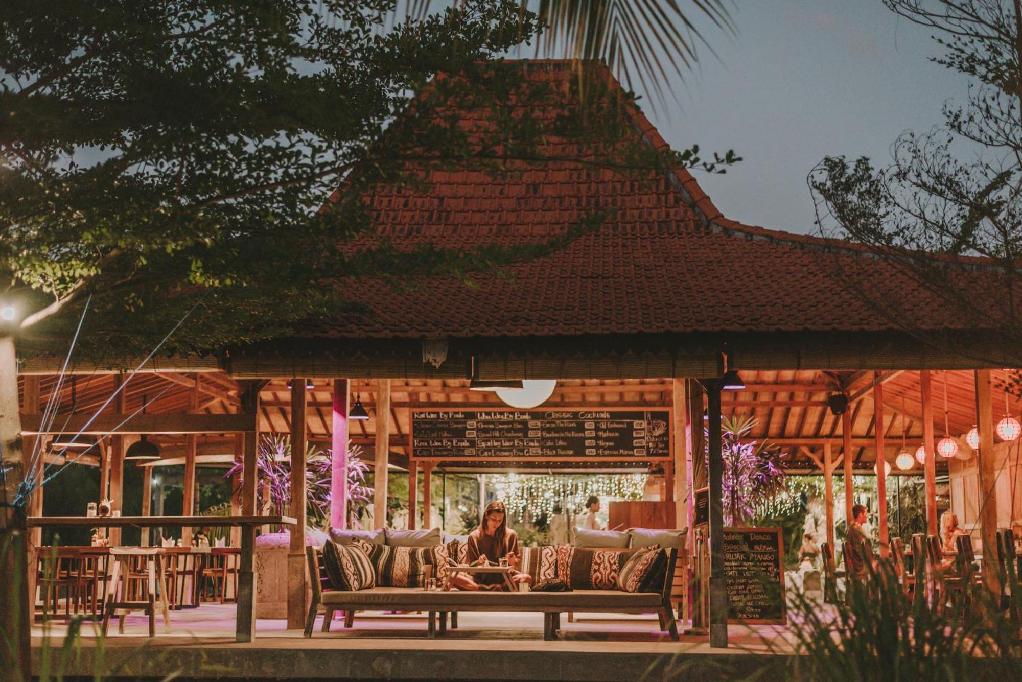 Mangroove Bay Boutique Hostel Banyuwedang Dış mekan fotoğraf