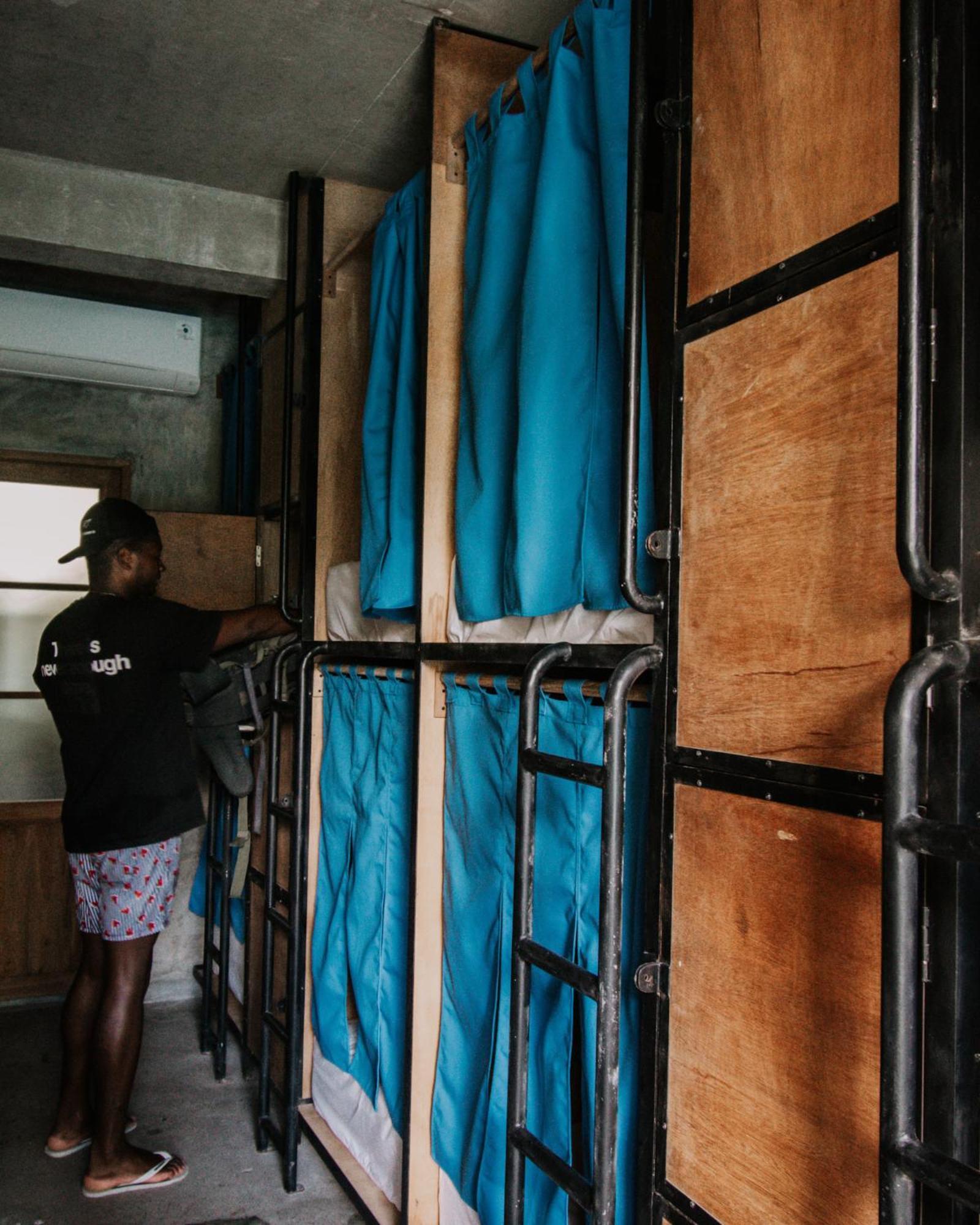 Mangroove Bay Boutique Hostel Banyuwedang Oda fotoğraf